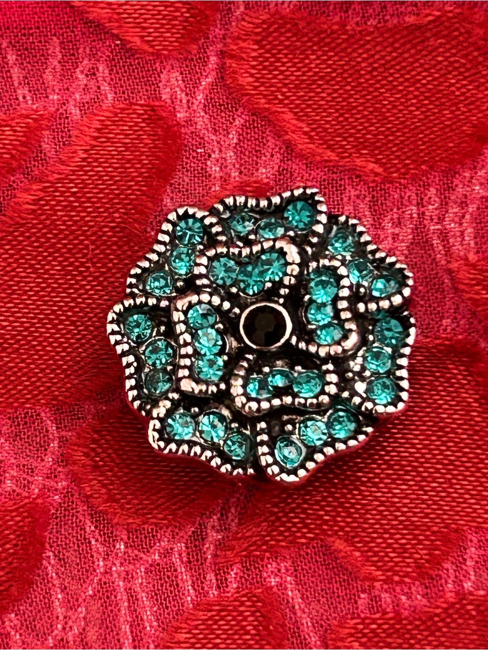 Magnolia and Vine 18mm Silver-Tone Teal Crystal Snap